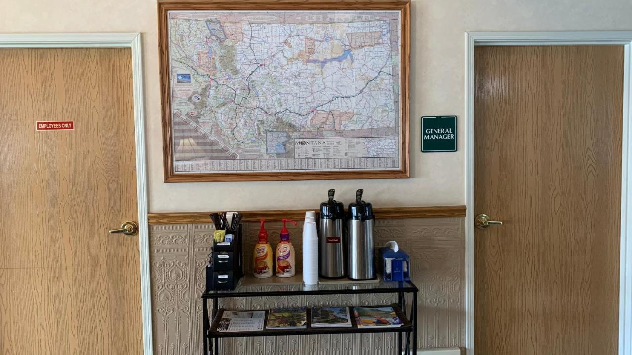 Fairbridge Inn And Suites - マイルズシティ エクステリア 写真