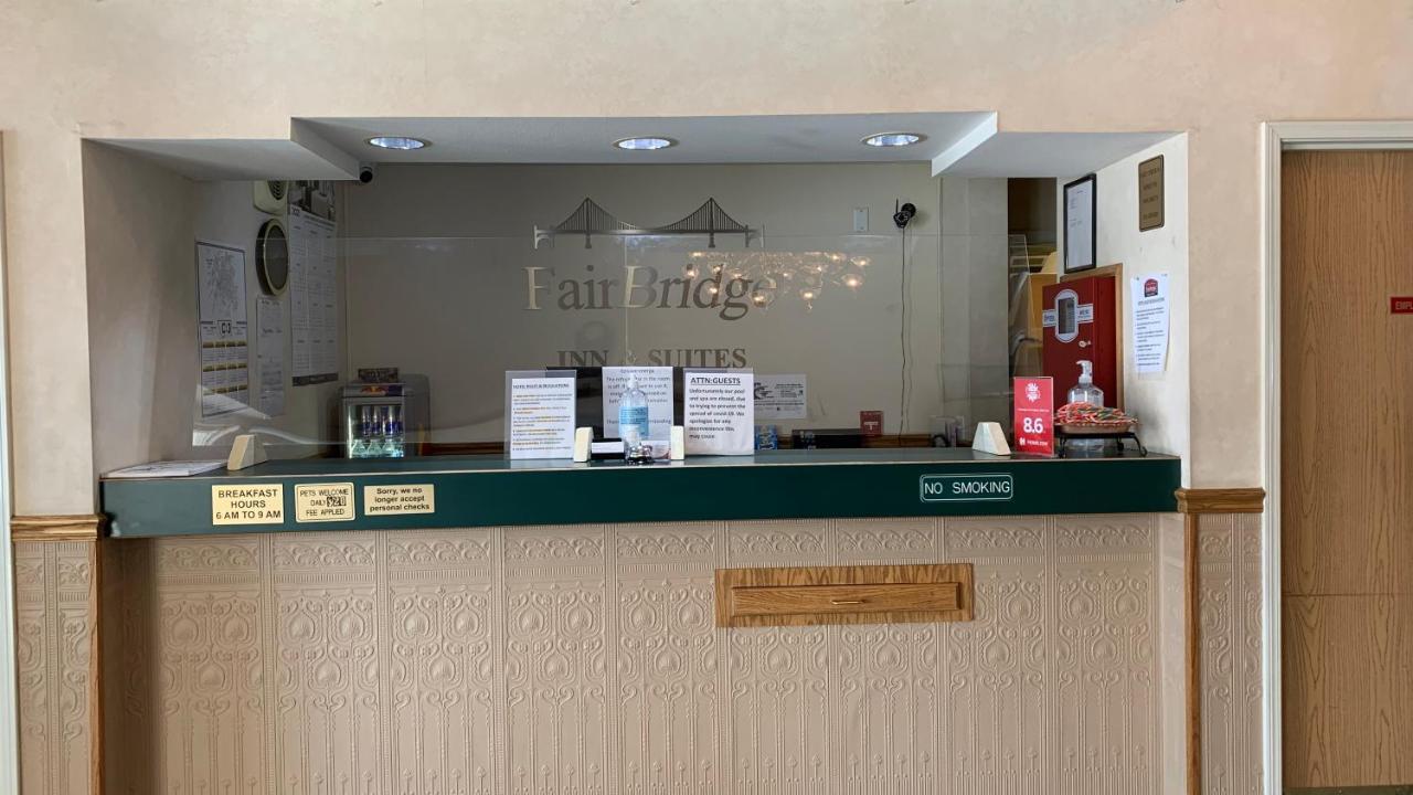 Fairbridge Inn And Suites - マイルズシティ エクステリア 写真