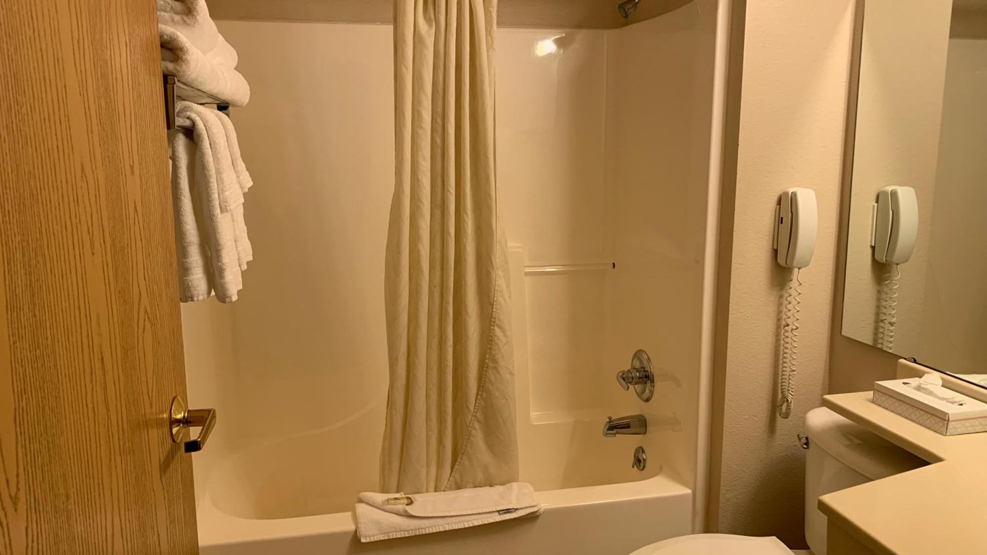 Fairbridge Inn And Suites - マイルズシティ 部屋 写真