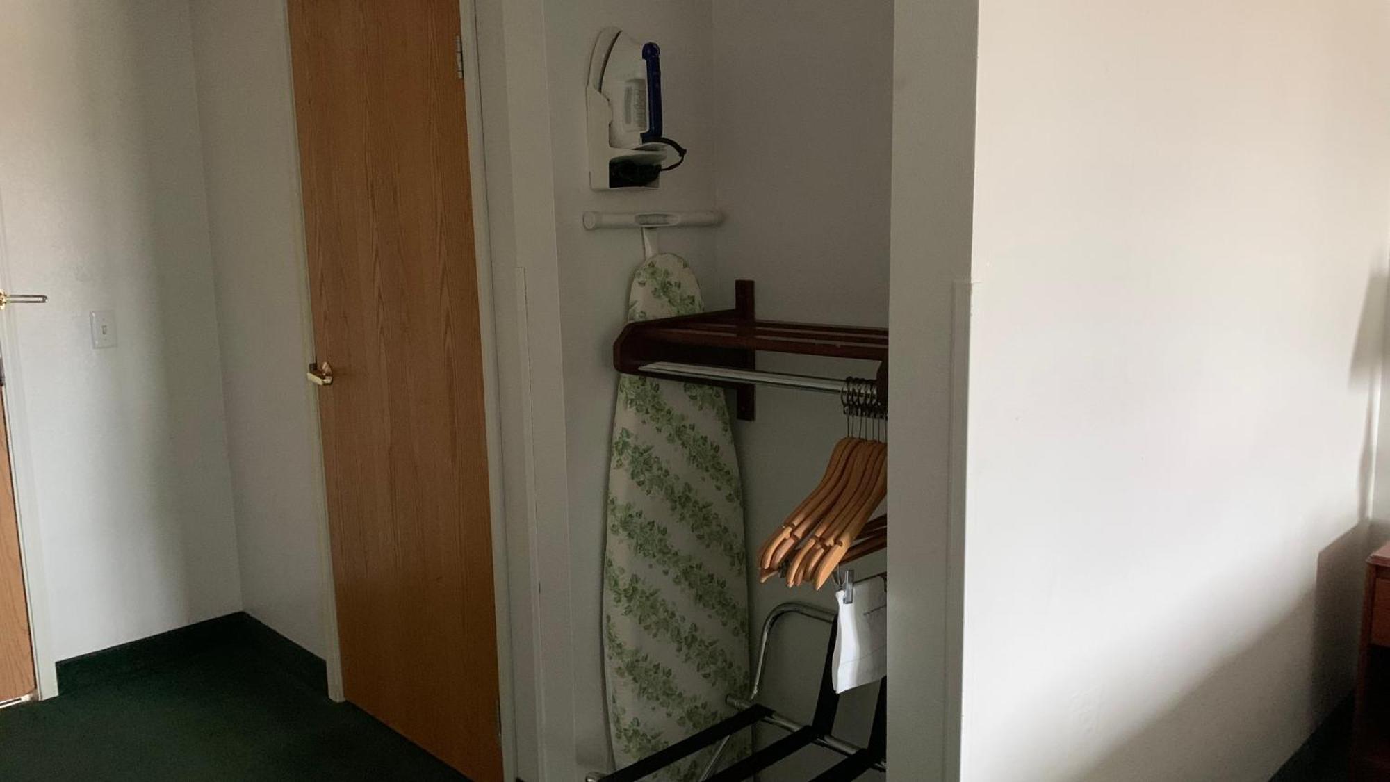 Fairbridge Inn And Suites - マイルズシティ 部屋 写真